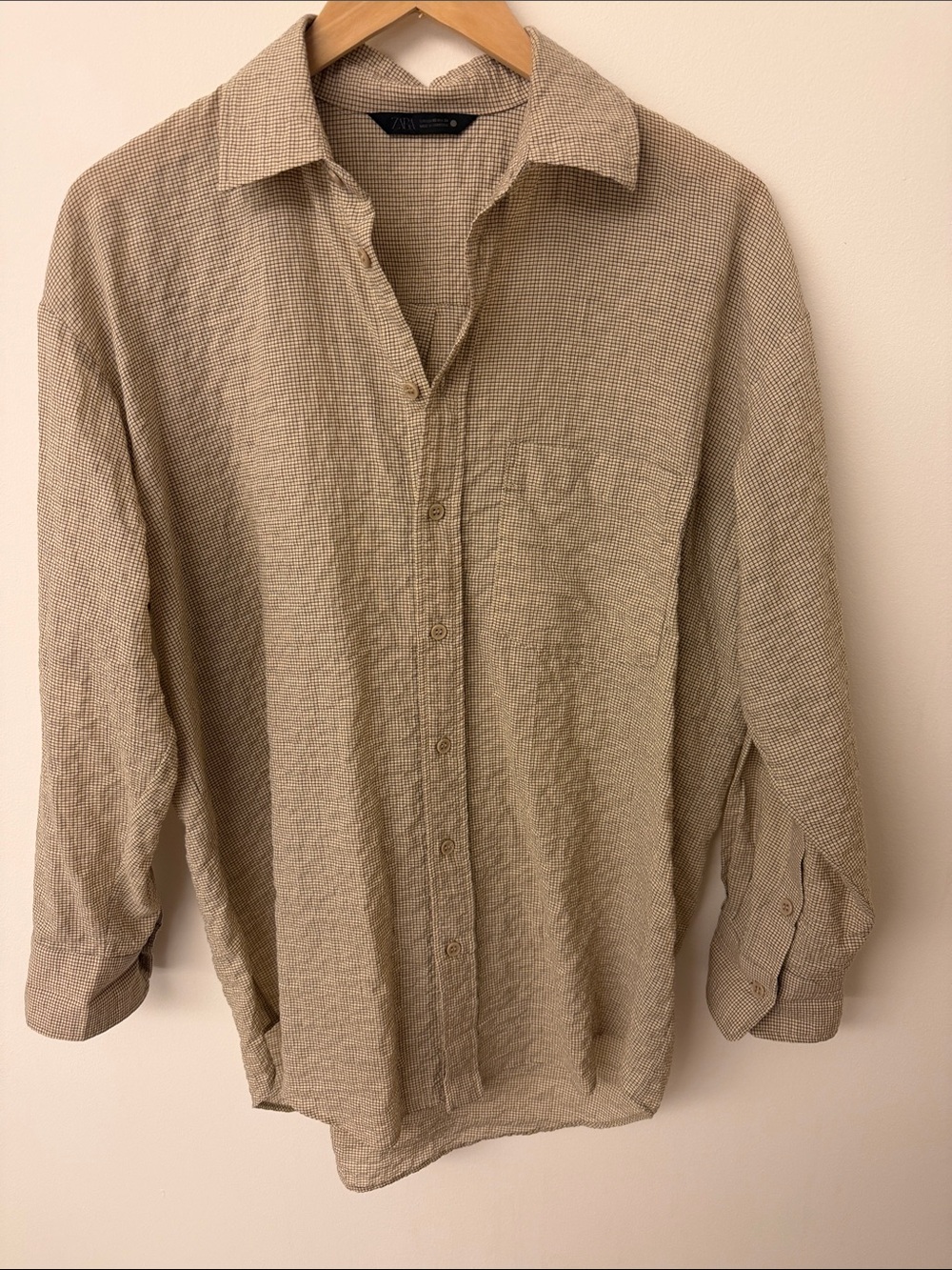 Zara Men's Light Beige Textured Button-Down Shirt